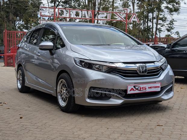 Honda Fit Shuttle 1.5 Hybrid 2WD 2019 Silver