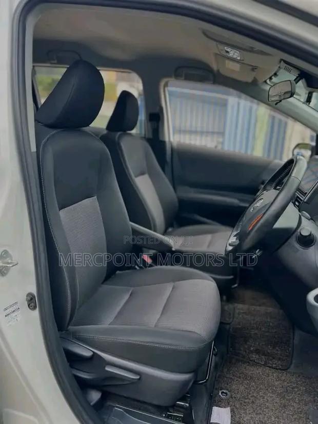 Toyota Sienta 2019 Pearl