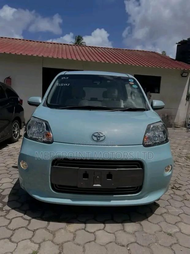 Toyota Spade 2019 Blue