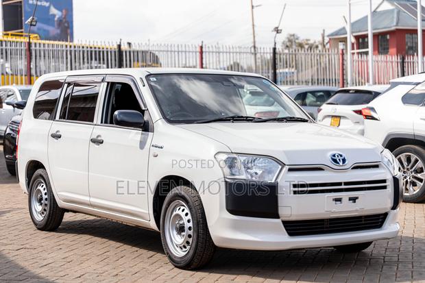 Toyota Probox 1.5 Hybrid DX 2020 White