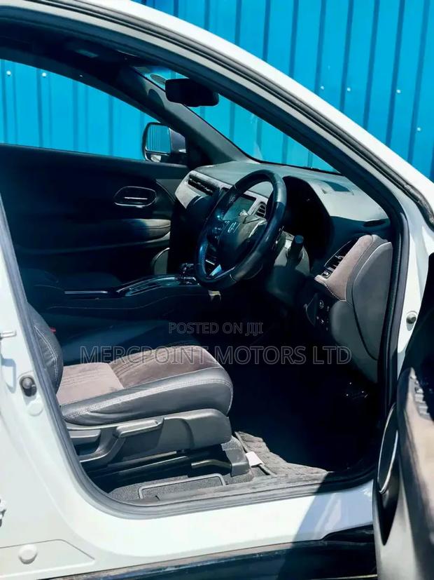 Honda Vezel 1.5 2WD 2019 White