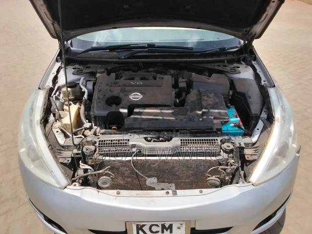 Nissan Teana 2010 Silver