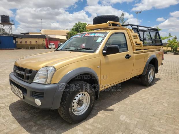 Isuzu D-MAX 2008 Brown
