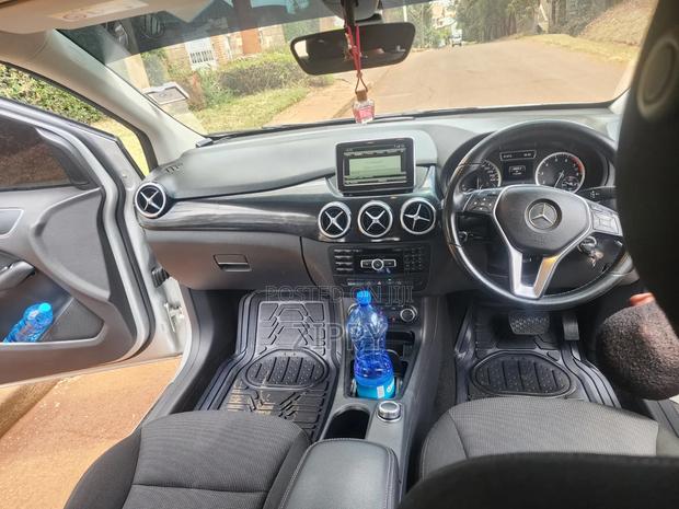 Mercedes-Benz B-Class B180 Petrol 2015 Silver