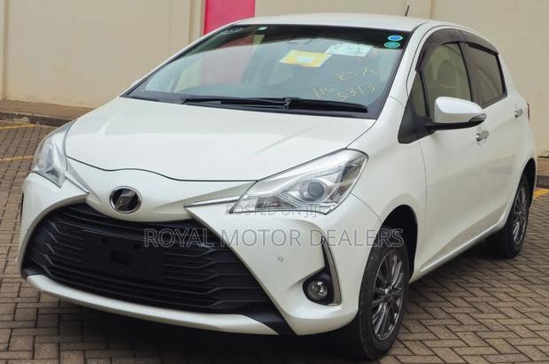 Toyota Vitz 1.3 FWD 5dr 2019 White