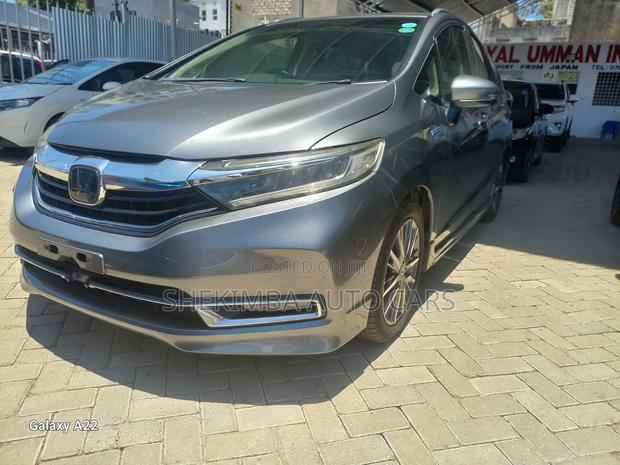 Honda Fit Shuttle 2020 Gray