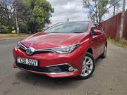 Toyota Auris 2017 Red for sale