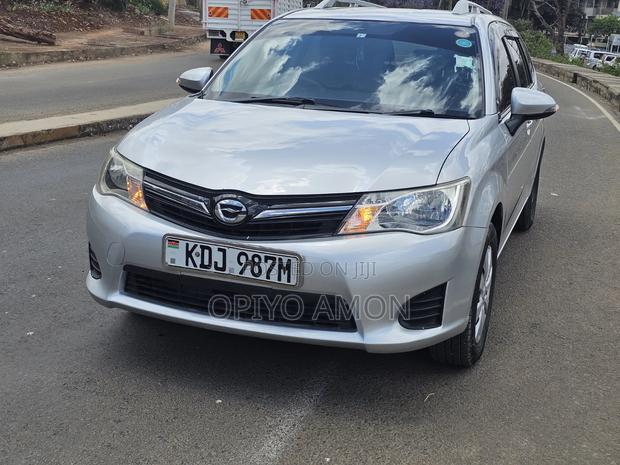 Toyota Corolla Fielder 2016 Silver