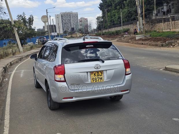 Toyota Corolla Fielder 2016 Silver