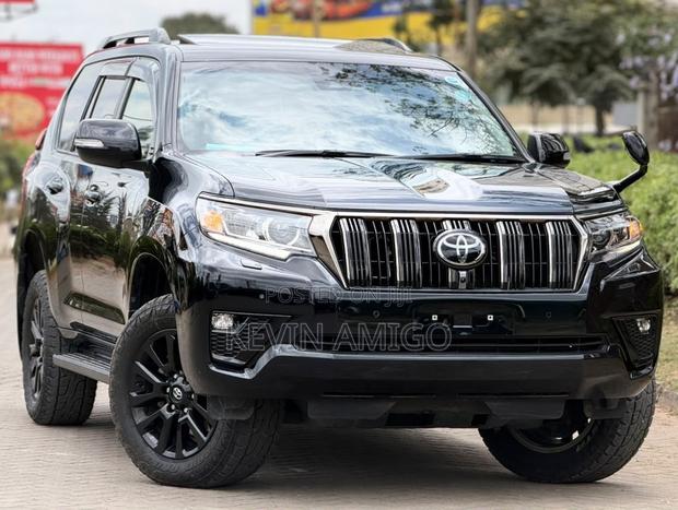 Toyota Land Cruiser Prado 2.8 2022 Black