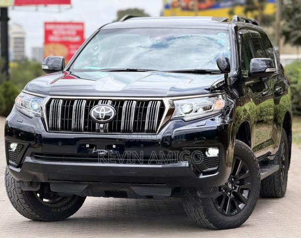 Toyota Land Cruiser Prado 2.8 2022 Black