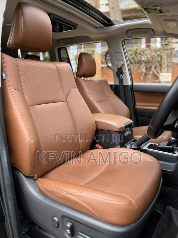 Toyota Land Cruiser Prado 2.8 2022 Black