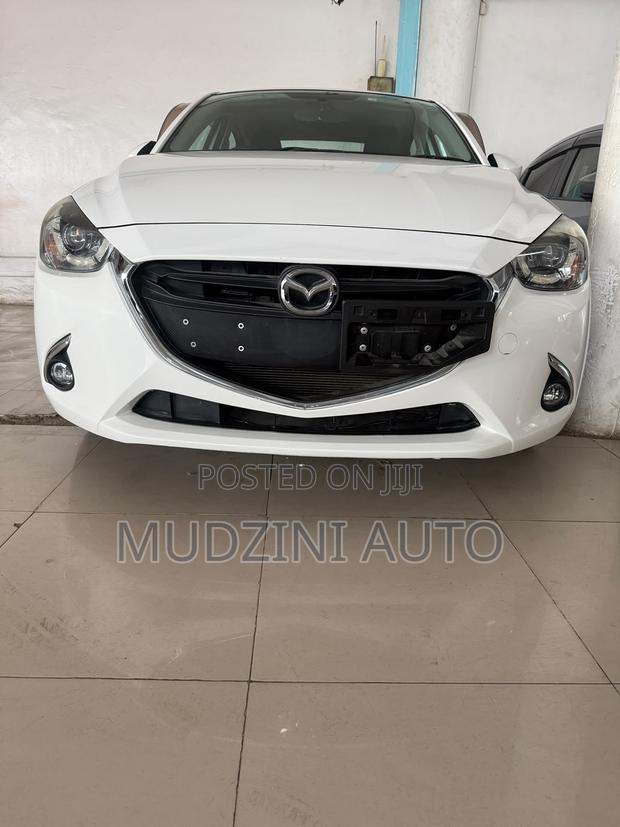 Mazda Demio 2018 White