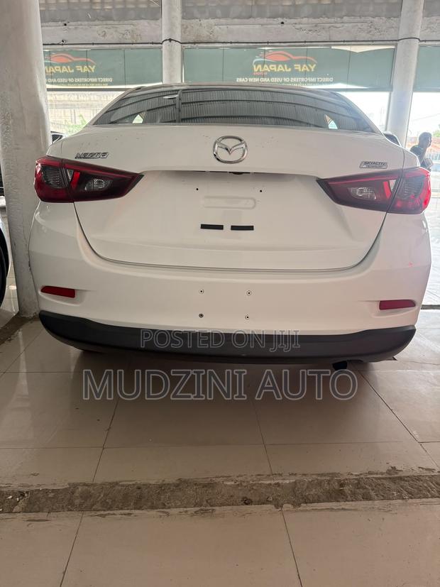 Mazda Demio 2018 White