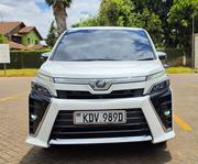 Toyota Voxy 2018 Pearl for sale