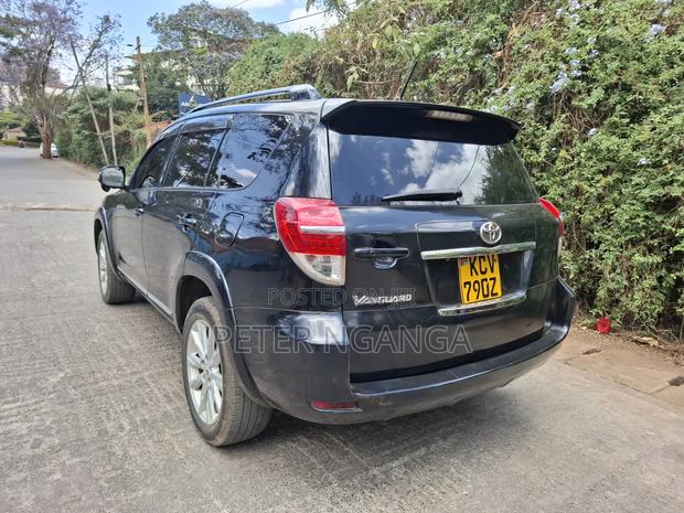 Toyota Vanguard 2012 Black