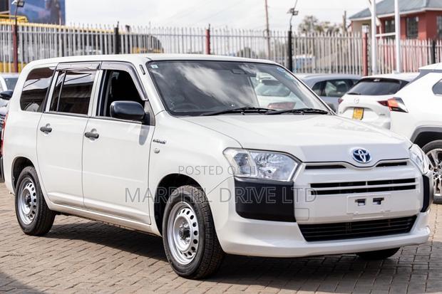 Toyota Probox 1.5 Hybrid DX 2019 White