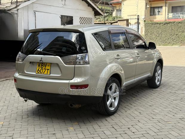 Mitsubishi Outlander 2006 Gold