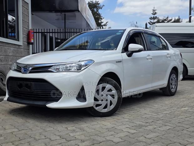 Toyota Axio 1.5 Hybrid 2WD 2019 White