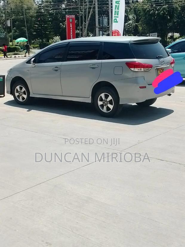 Toyota Wish 2010 Silver