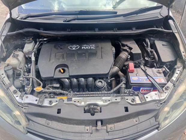 Toyota Wish 2010 Silver