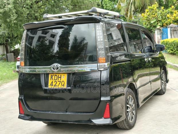 Toyota Voxy 2015 Black