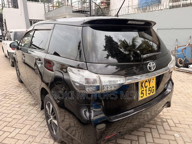 Toyota Wish 2013 Black
