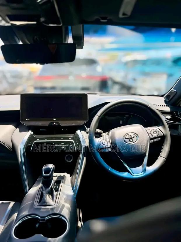Toyota Harrier 2.0 4WD 2020 Matt Black