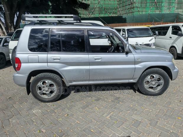 Mitsubishi Pajero 2004 Silver