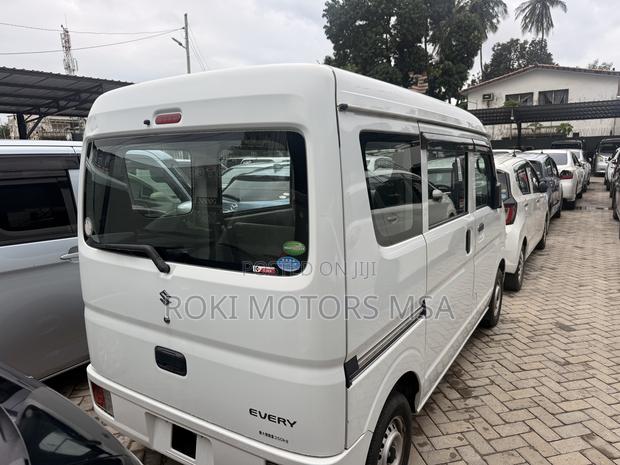 Suzuki Every Wagon 2018 White