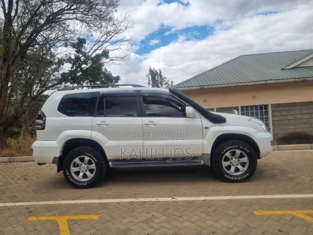 Toyota Land Cruiser Prado 2005 White