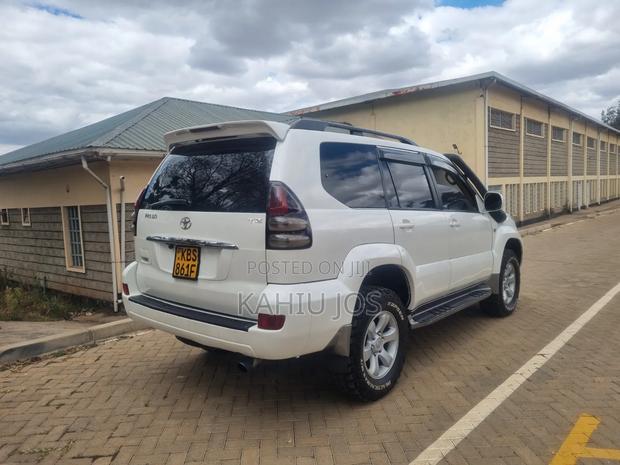 Toyota Land Cruiser Prado 2005 White