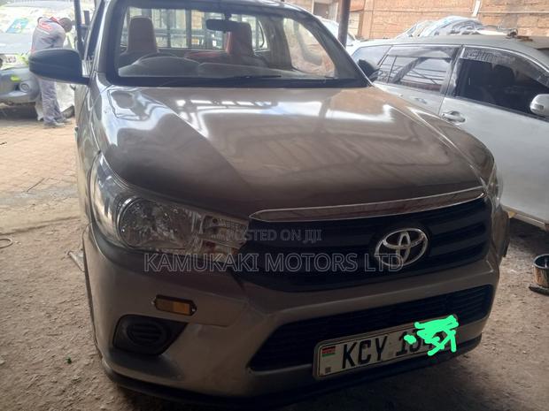 Toyota Hilux 2019 Brown