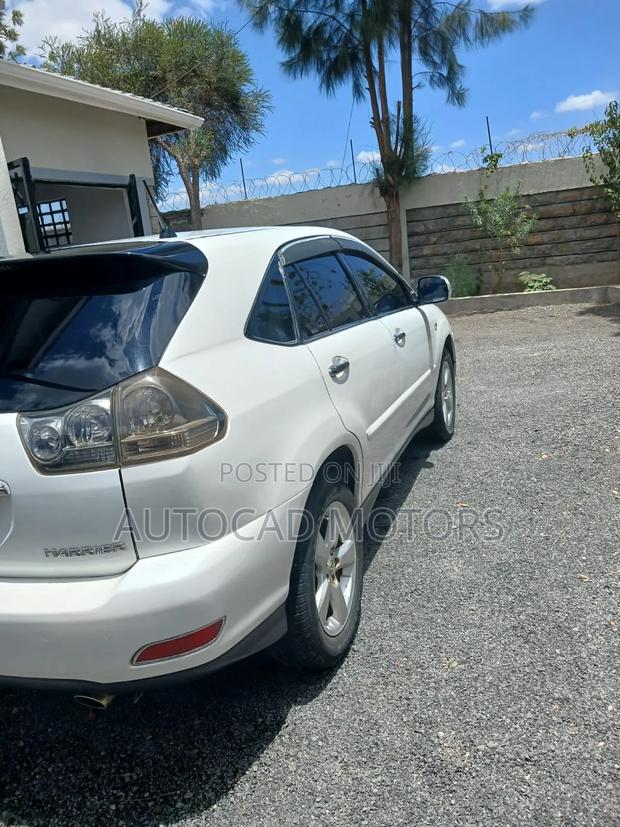Toyota Harrier 2.4 2011 White