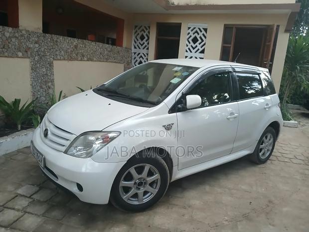 Toyota IST 2007 White
