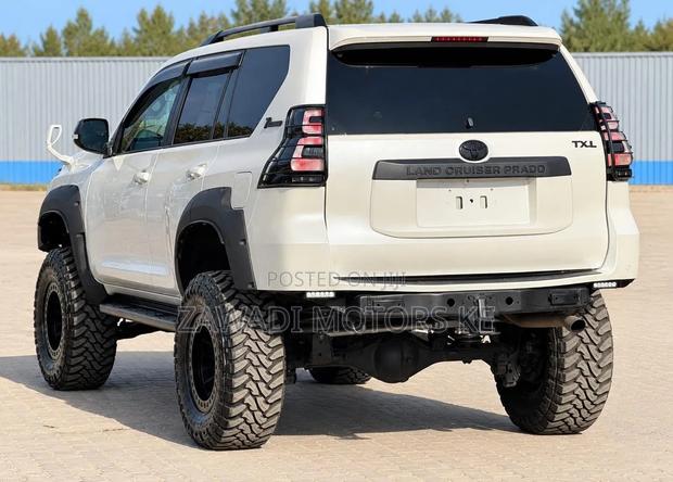 Toyota Land Cruiser Prado 2.8 2021 Pearl