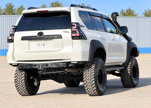 Toyota Land Cruiser Prado 2.8 2021 Pearl