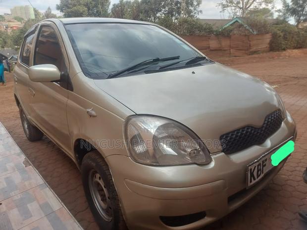Toyota Vitz 2002 Silver