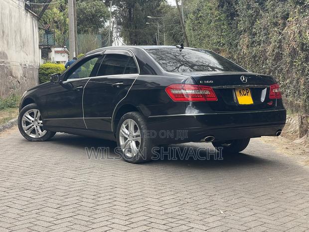 Mercedes-Benz E300 2011 Black