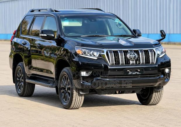Toyota Land Cruiser Prado 2.7 2022 Matt Black