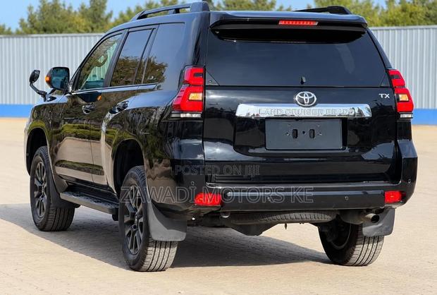 Toyota Land Cruiser Prado 2.7 2022 Matt Black