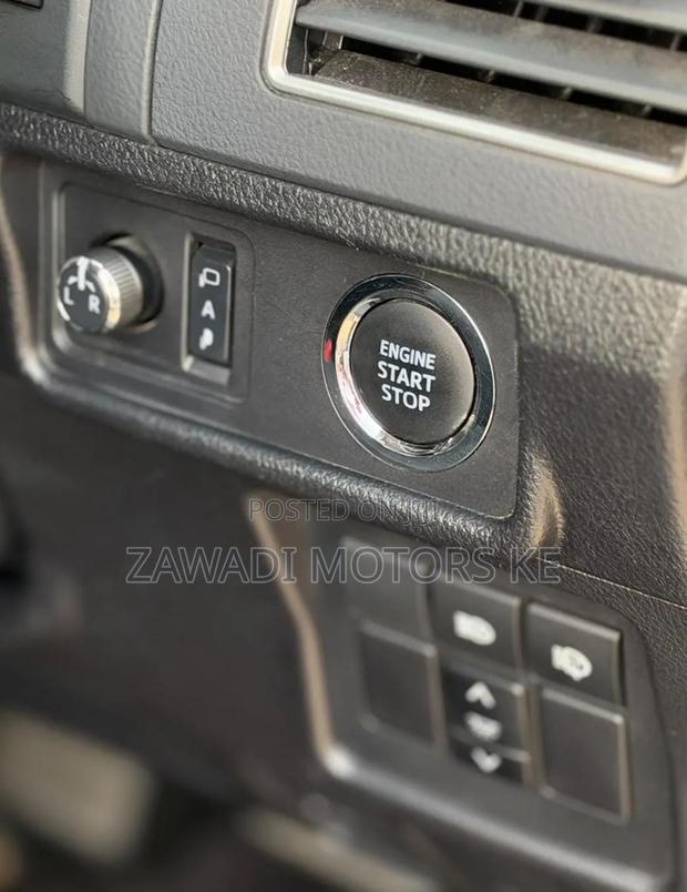 Toyota Land Cruiser Prado 2.7 2022 Matt Black
