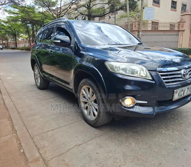 Toyota Vanguard 2012 Black