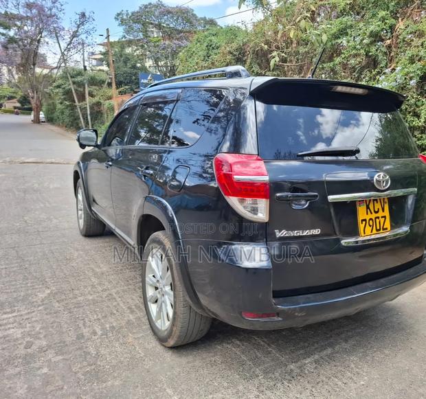 Toyota Vanguard 2012 Black