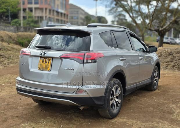 Toyota RAV4 2017 Silver