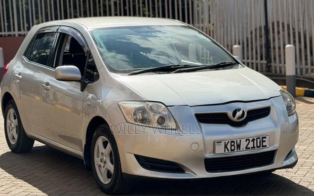 Toyota Auris 2006 Brown