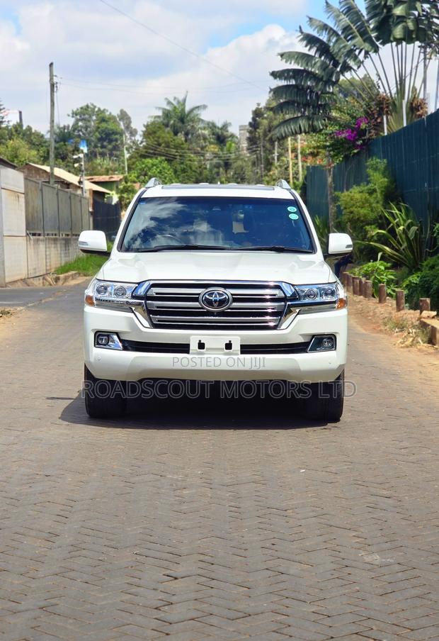 Toyota Land Cruiser 2019 White
