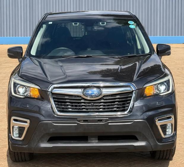 Subaru Forester Premium AWD 2019 Gray