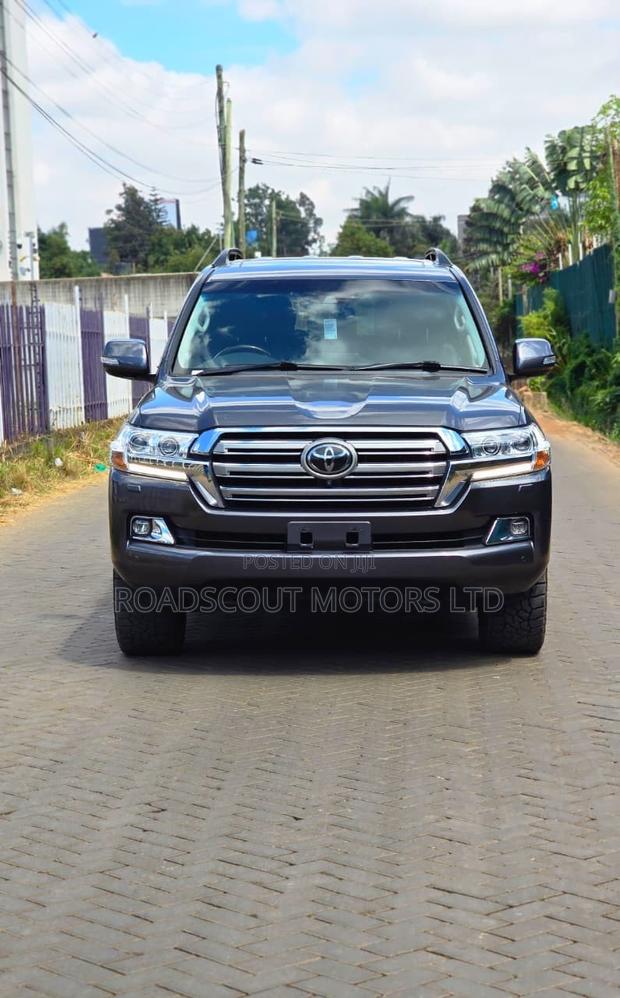 Toyota Land Cruiser 4.5 V8 VXR 2019 Gray