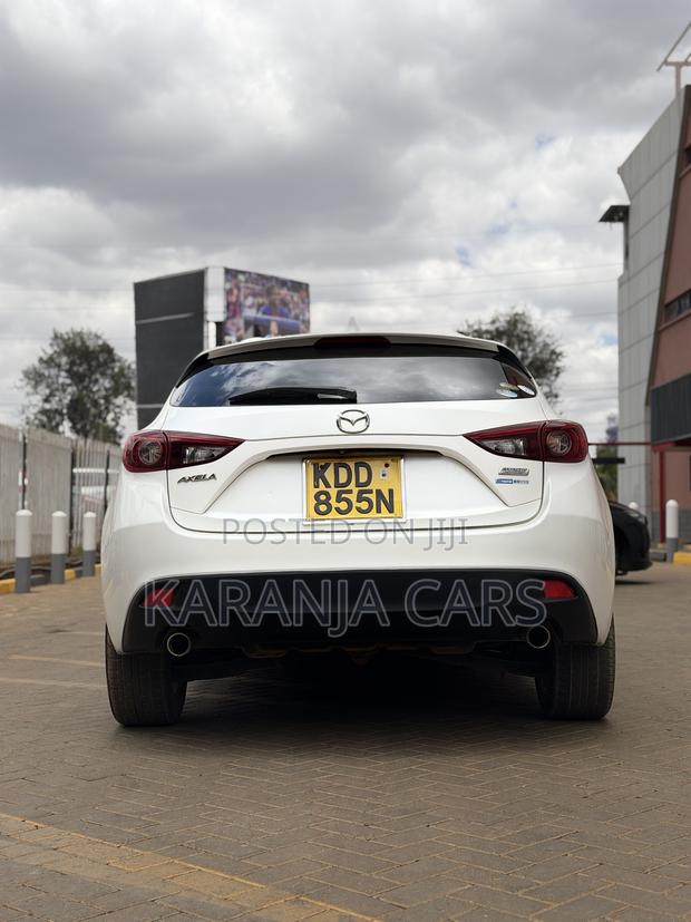 Mazda Axela SV Premium 2014 White